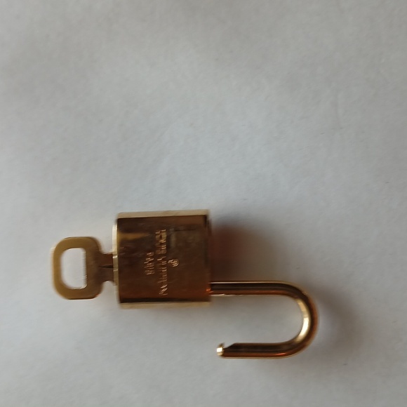 Louis Vuitton Padlock - Picture 2 of 2